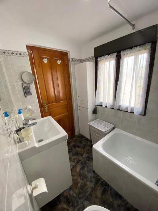 La Casa De Anita Y Jose Villa Colunga Eksteriør bilde
